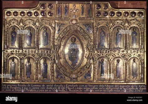 Le Retable de San Miguel ? Une Démonstration Méticuleuse d'Émail et de Gravure !